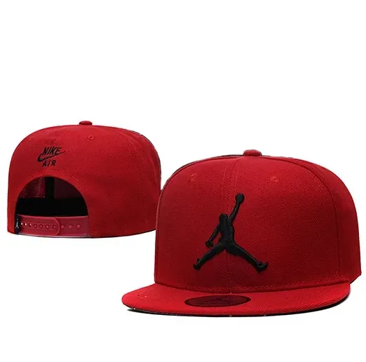 Бейсболка Jordan 03 Snapback красная